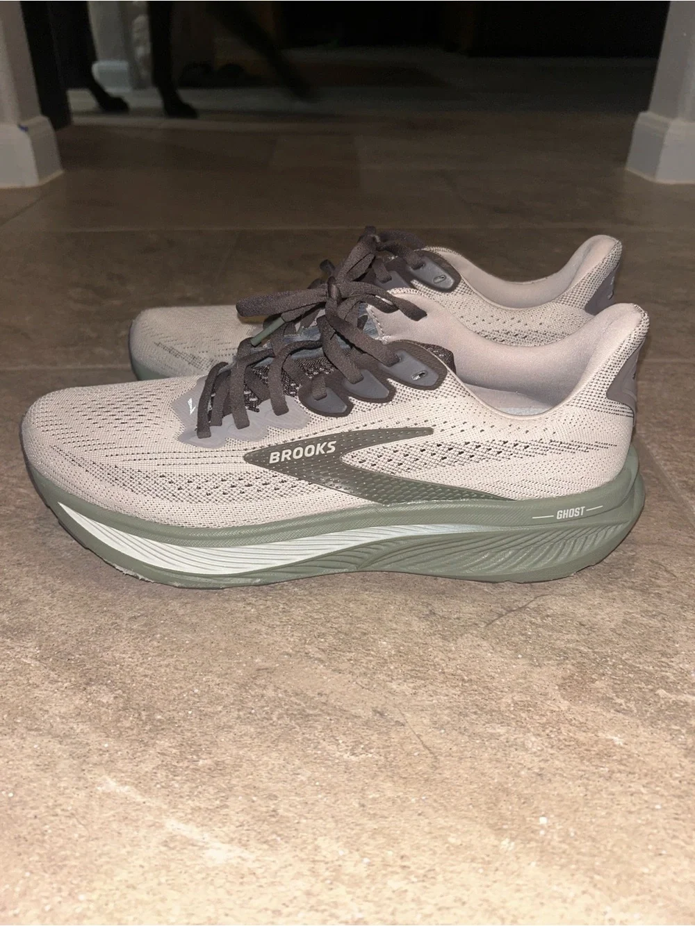 Brooks Men’s Ghost 17 Neutral Running Shoe